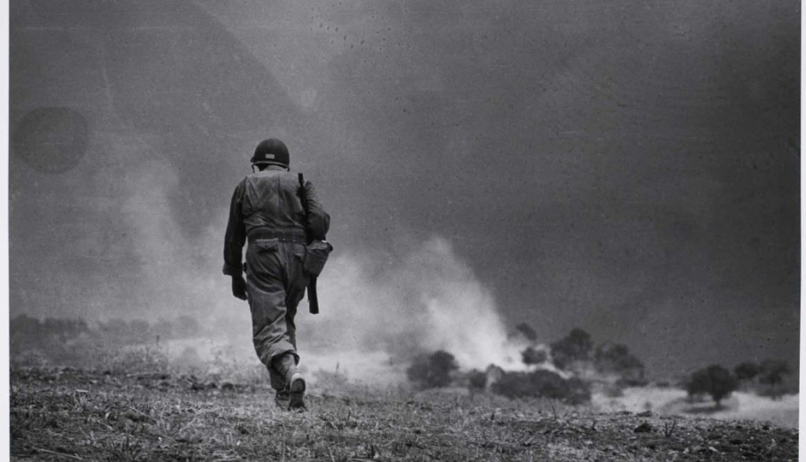 Robert Capa, Soldato americano in perlustrazione nei dintorni di Troina, 4-5 agosto 1943